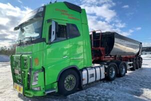 Volvo FH16 650 6x4 + Asfalttikärry