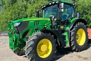 John Deere 6155 R + Etukuormaaja