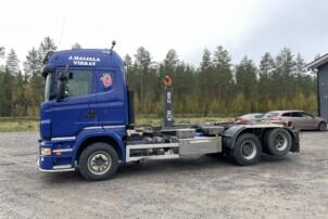 Scania R560 6x2 + Hiab koukkulaite