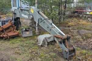 Ponsse harvesterinosturin tilalle tuleva kaivikonenosturi