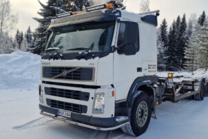 Volvo 440 8X4 Metsäkoneritilä