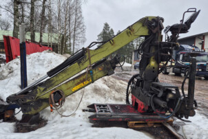 Loglift F96 ST 97 kuormausnosturi vaa'alla