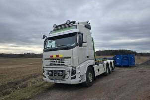 Volvo FH 16 8x4 koukkulaitteilla