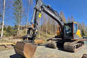 Volvo EC 140 ELM metsäalustalla