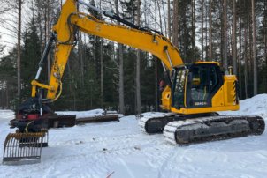 Sisu R500 E13M 8*4 + Jyki 3-aks kärry