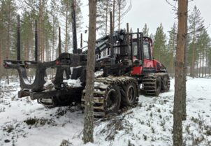 Komatsu XF 875-1 Forwarder