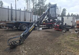 Kesla 2009LT puutavaranosturi