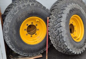 JCB rengassarja vanteineen