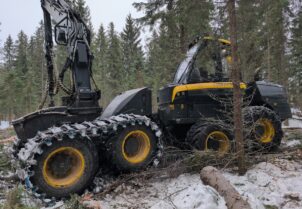 Ponsse Cobra 8W Harvester