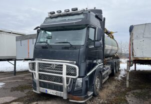 Volvo FH16 8x4 600