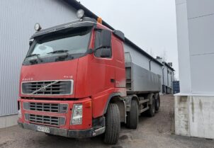 Volvo FH16 550 8x2 kippiauto