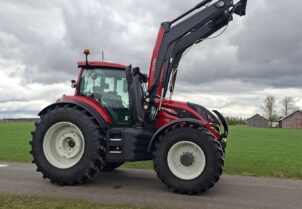 Valtra T235D