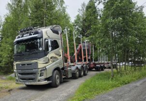Volvo FH16 750 Puutavara-auto