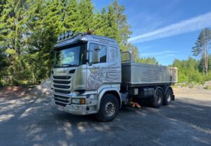 Scania R520 6x4 Kääntyvä alusterä