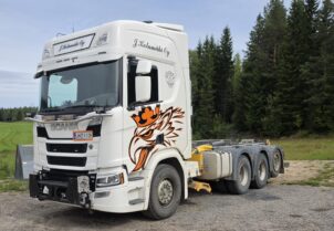 SCANIA R 500 - uudehkoilla varusteilla