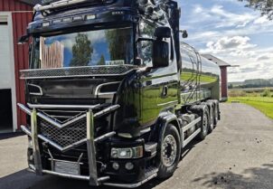 Scania R580 säiliöauto + JYKI-perävaunu säiliöllä