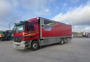 Mercedes-Benz Actros 2540 L 6x2 – Matkailuauto