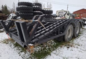 Traktorivetoinen lavetti