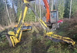AJO 400 puomimurskain