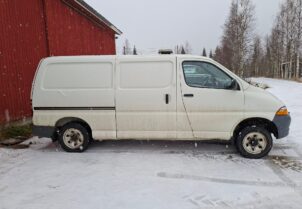 Toyota Hiace pakettiauto